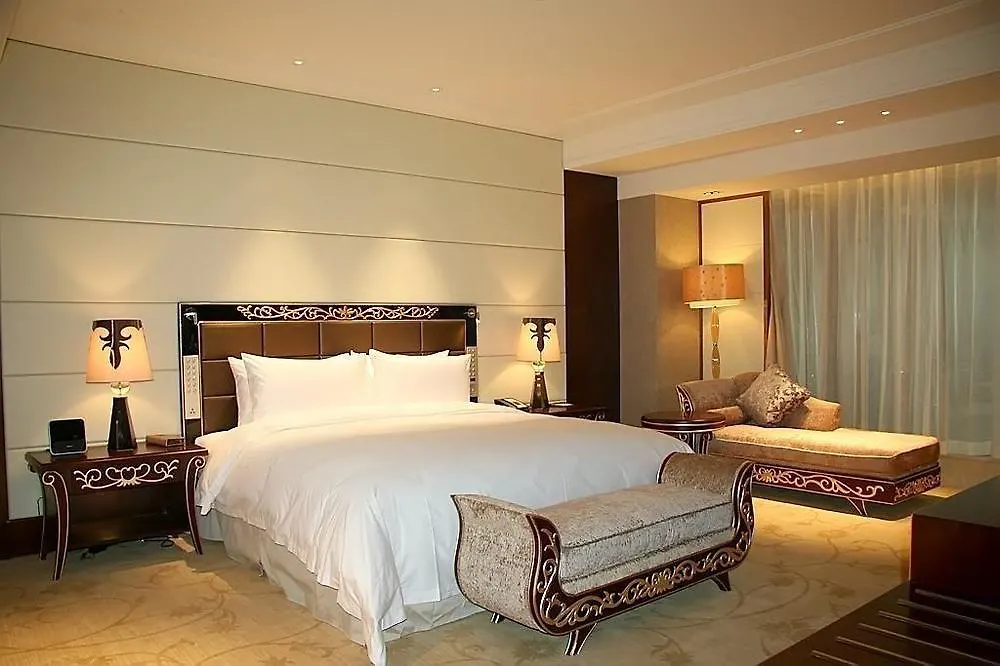 Noble International Hotel Zhengzhou